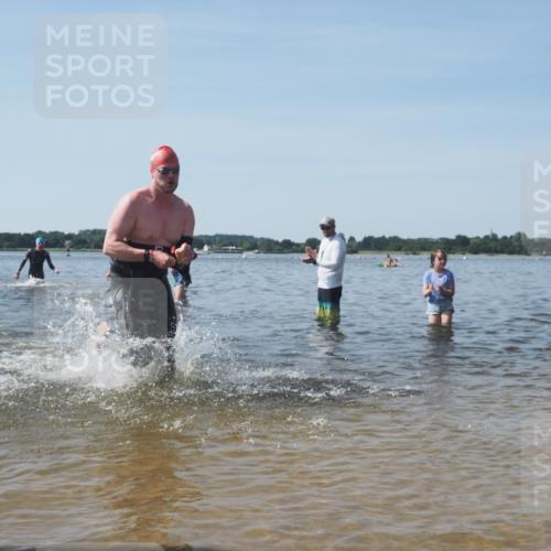 22.06.2025 - Viking Triathlon KatJ http://msf.ph/oto/8090454 22.06.2025 10:26:14 Schwimmen 9, 526, 617 meine-sportfotos.de