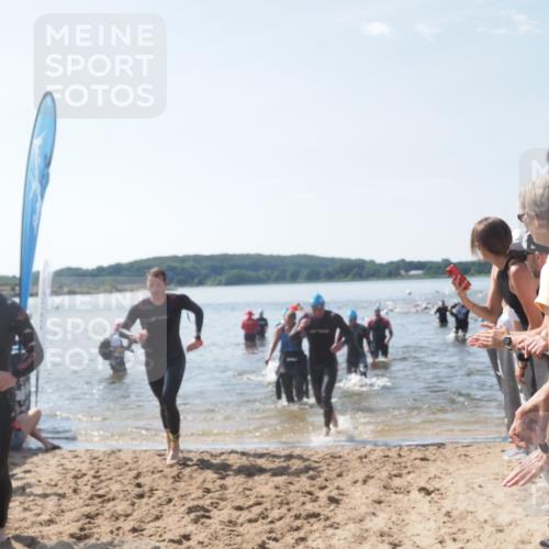 22.06.2025 - Viking Triathlon MichiJ http://msf.ph/oto/8090456 22.06.2025 10:37:53 Schwimmen 146, 335, 396, 411, 433, 506, 619, 645 meine-sportfotos.de
