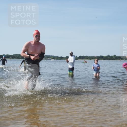 22.06.2025 - Viking Triathlon KatJ http://msf.ph/oto/8090462 22.06.2025 10:26:15 Schwimmen 9, 526, 617 meine-sportfotos.de