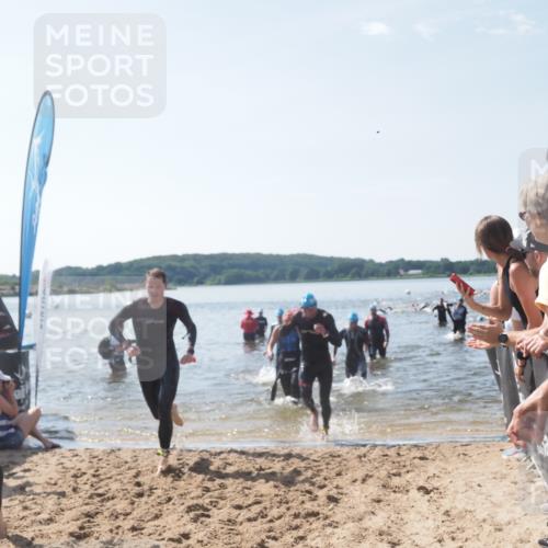 22.06.2025 - Viking Triathlon MichiJ http://msf.ph/oto/8090472 22.06.2025 10:37:53 Schwimmen 146, 335, 396, 411, 433, 506, 619, 645 meine-sportfotos.de