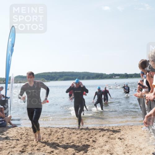 22.06.2025 - Viking Triathlon MichiJ http://msf.ph/oto/8090514 22.06.2025 10:37:53 Schwimmen 146, 335, 396, 411, 433, 506, 619, 645 meine-sportfotos.de