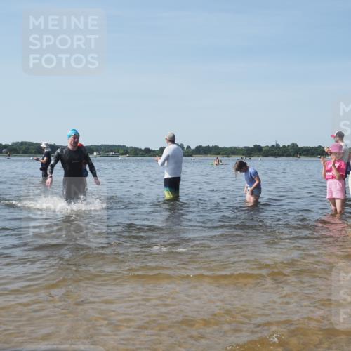 22.06.2025 - Viking Triathlon KatJ http://msf.ph/oto/8090526 22.06.2025 10:26:21 Schwimmen 9, 526 meine-sportfotos.de