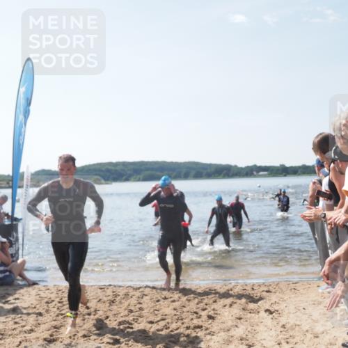 22.06.2025 - Viking Triathlon MichiJ http://msf.ph/oto/8090528 22.06.2025 10:37:53 Schwimmen 146, 335, 396, 411, 433, 506, 619, 645 meine-sportfotos.de