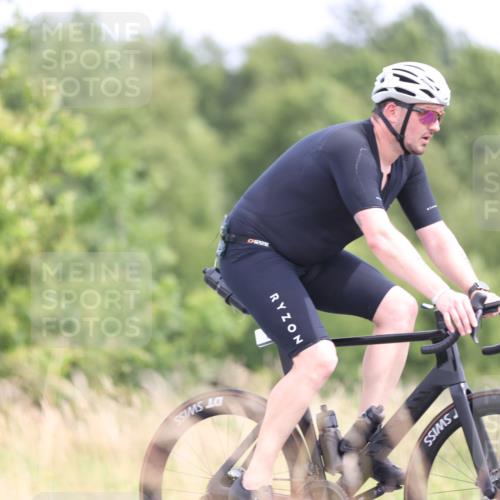 22.06.2025 - Viking Triathlon Yannick Fuchs http://msf.ph/oto/8090601 22.06.2025 13:25:25 Radfahren 16, 51, 121, 123, 346, 481 meine-sportfotos.de