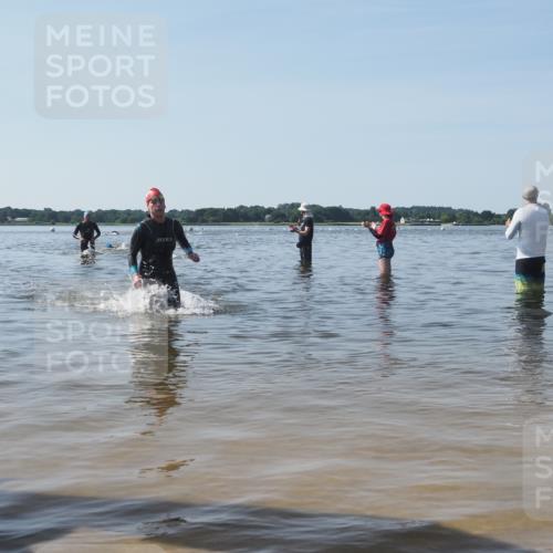 22.06.2025 - Viking Triathlon KatJ http://msf.ph/oto/8090630 22.06.2025 10:26:53 Schwimmen 145, 288, 610, 623, 661 meine-sportfotos.de