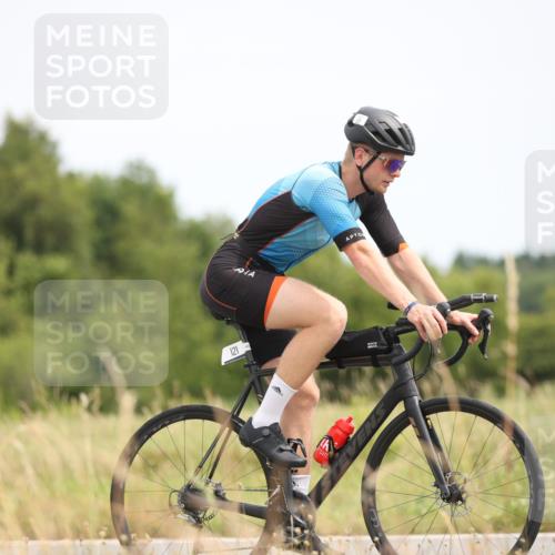 22.06.2025 - Viking Triathlon Yannick Fuchs http://msf.ph/oto/8090701 22.06.2025 13:25:33 Radfahren 121, 234, 346 meine-sportfotos.de