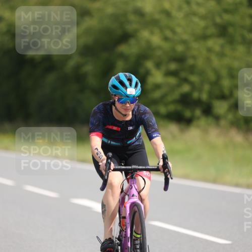 22.06.2025 - Viking Triathlon Yannick Fuchs http://msf.ph/oto/8090724 22.06.2025 11:51:47 Radfahren 152, 165, 251, 498, 614 meine-sportfotos.de