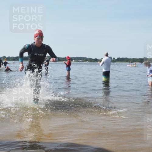 22.06.2025 - Viking Triathlon KatJ http://msf.ph/oto/8090726 22.06.2025 10:26:55 Schwimmen 52, 81, 145, 288, 610, 623, 661 meine-sportfotos.de