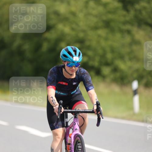 22.06.2025 - Viking Triathlon Yannick Fuchs http://msf.ph/oto/8090729 22.06.2025 11:51:48 Radfahren 165, 251, 498, 614 meine-sportfotos.de