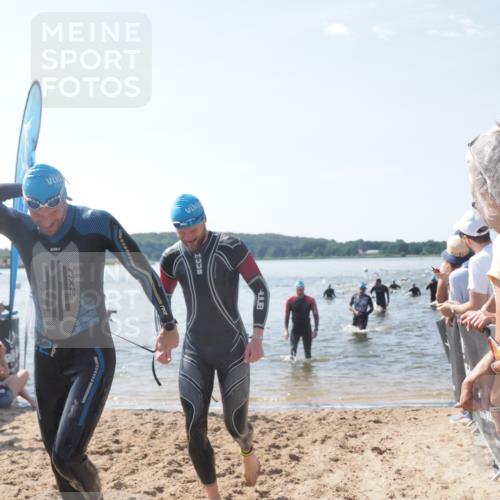 22.06.2025 - Viking Triathlon MichiJ http://msf.ph/oto/8090776 22.06.2025 10:37:59 Schwimmen 146, 179, 191, 335, 396 meine-sportfotos.de