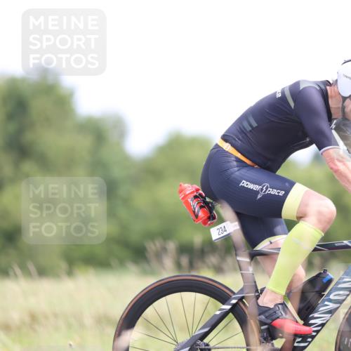 22.06.2025 - Viking Triathlon Yannick Fuchs http://msf.ph/oto/8090778 22.06.2025 13:25:37 Radfahren 121, 234, 362 meine-sportfotos.de