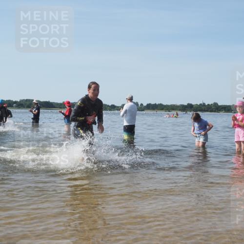 22.06.2025 - Viking Triathlon KatJ http://msf.ph/oto/8090857 22.06.2025 10:27:02 Schwimmen 52, 81, 145, 288, 623, 661 meine-sportfotos.de