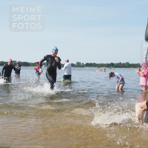 22.06.2025 - Viking Triathlon KatJ http://msf.ph/oto/8091086 22.06.2025 10:27:07 Schwimmen 52, 81, 145, 288, 623 meine-sportfotos.de