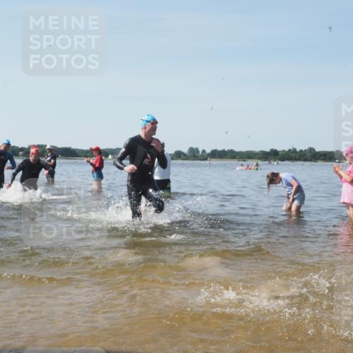22.06.2025 - Viking Triathlon KatJ http://msf.ph/oto/8091105 22.06.2025 10:27:07 Schwimmen 52, 81, 145, 288, 623 meine-sportfotos.de