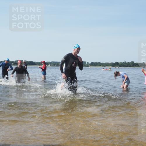 22.06.2025 - Viking Triathlon KatJ http://msf.ph/oto/8091117 22.06.2025 10:27:08 Schwimmen 52, 81, 145, 288, 623 meine-sportfotos.de