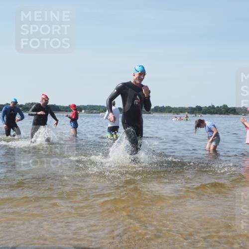 22.06.2025 - Viking Triathlon KatJ http://msf.ph/oto/8091138 22.06.2025 10:27:08 Schwimmen 52, 81, 145, 288, 623 meine-sportfotos.de