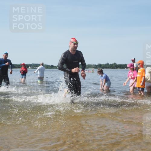 22.06.2025 - Viking Triathlon KatJ http://msf.ph/oto/8091185 22.06.2025 10:27:10 Schwimmen 52, 81, 145, 623 meine-sportfotos.de