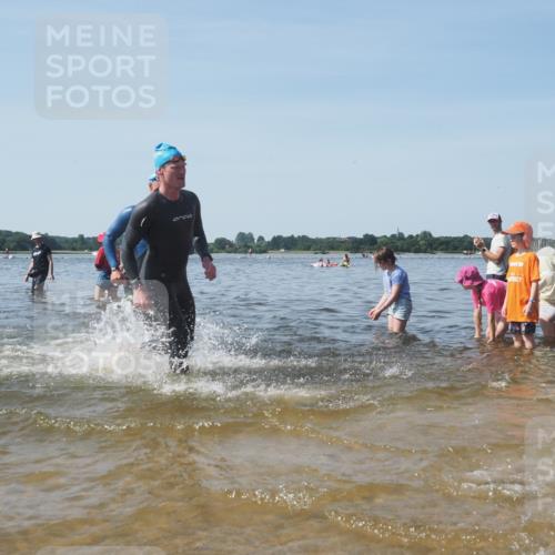 22.06.2025 - Viking Triathlon KatJ http://msf.ph/oto/8091228 22.06.2025 10:27:12 Schwimmen 52, 81, 145, 623 meine-sportfotos.de