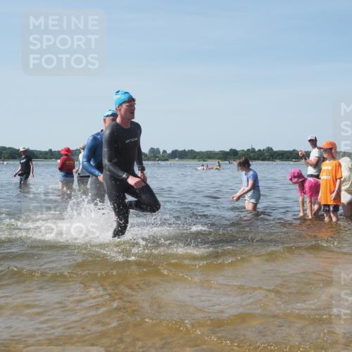 22.06.2025 - Viking Triathlon KatJ http://msf.ph/oto/8091237 22.06.2025 10:27:12 Schwimmen 52, 81, 145, 623 meine-sportfotos.de