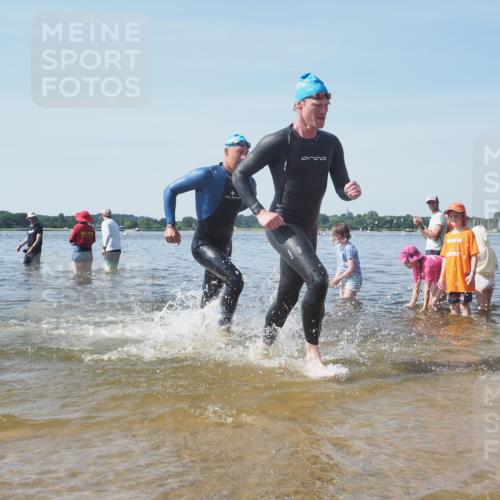 22.06.2025 - Viking Triathlon KatJ http://msf.ph/oto/8091255 22.06.2025 10:27:13 Schwimmen 52, 81, 623 meine-sportfotos.de