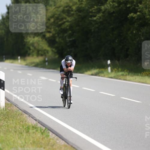 22.06.2025 - Viking Triathlon Yannick Fuchs http://msf.ph/oto/8091309 22.06.2025 11:10:16 Radfahren 393, 647 meine-sportfotos.de