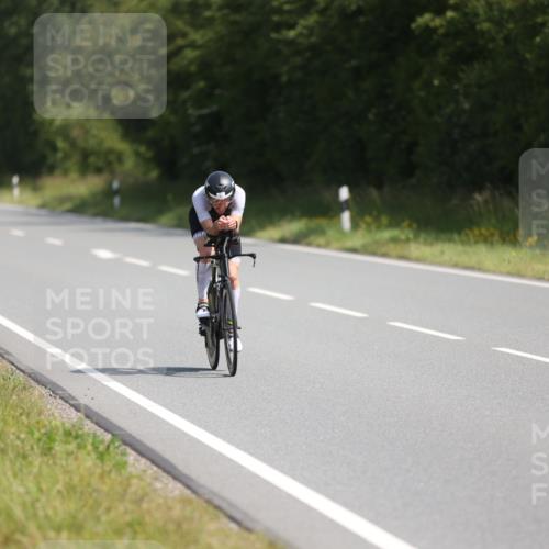 22.06.2025 - Viking Triathlon Yannick Fuchs http://msf.ph/oto/8091312 22.06.2025 11:10:16 Radfahren 393, 647 meine-sportfotos.de