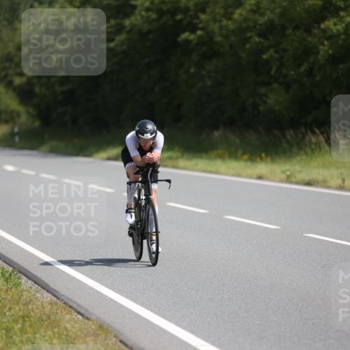 22.06.2025 - Viking Triathlon Yannick Fuchs http://msf.ph/oto/8091339 22.06.2025 11:10:17 Radfahren 393, 647 meine-sportfotos.de