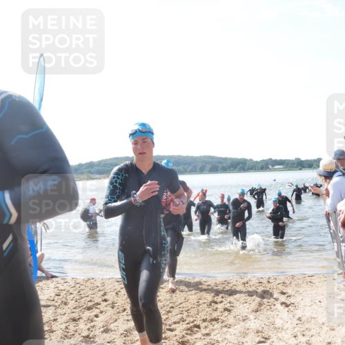 22.06.2025 - Viking Triathlon MichiJ http://msf.ph/oto/8091377 22.06.2025 10:38:37 Schwimmen 22, 85, 156, 164, 215, 269, 315, 327, 398, 419, 428, 509, 601, 603, 659 meine-sportfotos.de