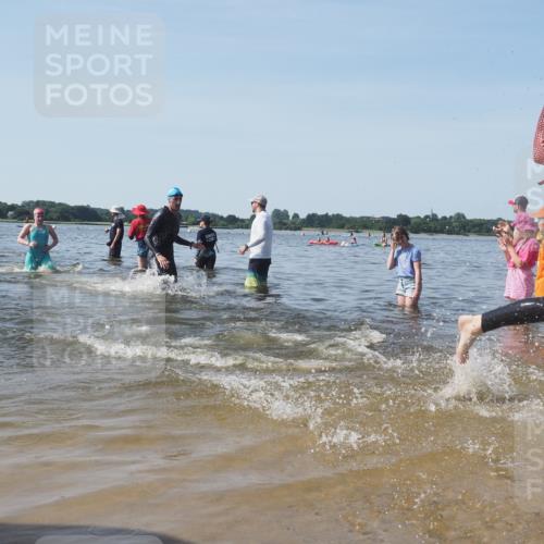 22.06.2025 - Viking Triathlon KatJ http://msf.ph/oto/8091390 22.06.2025 10:27:36 Schwimmen 1, 176, 272, 286, 611 meine-sportfotos.de