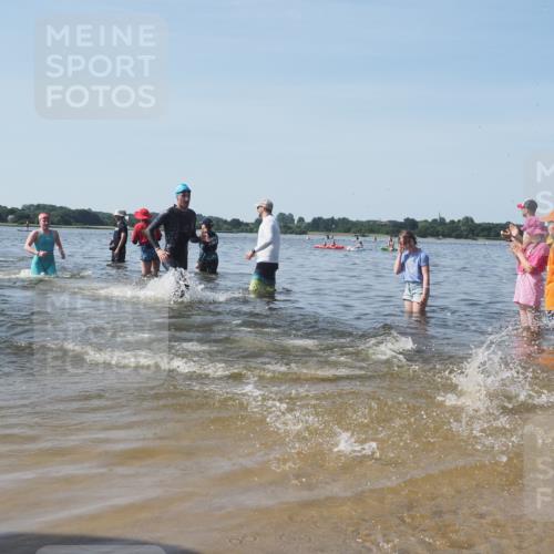 22.06.2025 - Viking Triathlon KatJ http://msf.ph/oto/8091401 22.06.2025 10:27:36 Schwimmen 1, 176, 272, 286, 611 meine-sportfotos.de