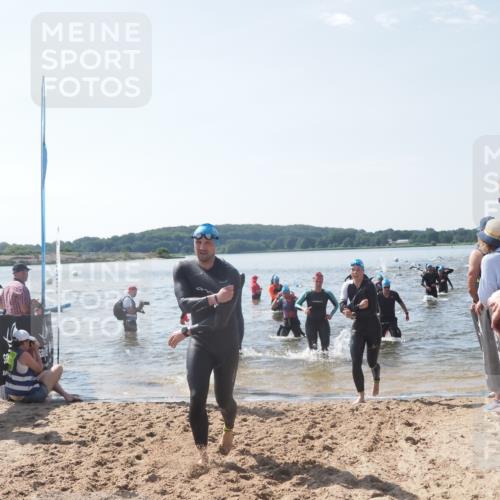 22.06.2025 - Viking Triathlon MichiJ http://msf.ph/oto/8091454 22.06.2025 10:38:41 Schwimmen 22, 85, 135, 156, 164, 211, 215, 315, 327, 419, 601, 603, 659 meine-sportfotos.de