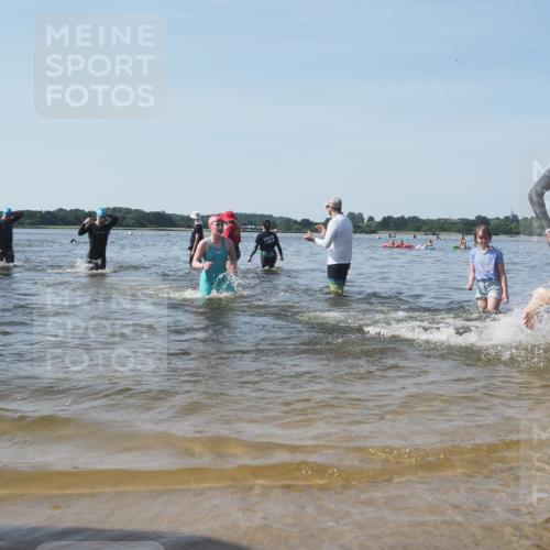 22.06.2025 - Viking Triathlon KatJ http://msf.ph/oto/8091461 22.06.2025 10:27:38 Schwimmen 1, 176, 230, 272, 286, 611 meine-sportfotos.de