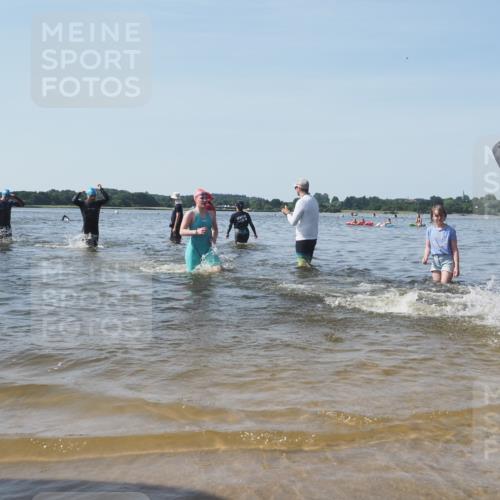 22.06.2025 - Viking Triathlon KatJ http://msf.ph/oto/8091469 22.06.2025 10:27:39 Schwimmen 1, 176, 198, 230, 272, 611 meine-sportfotos.de