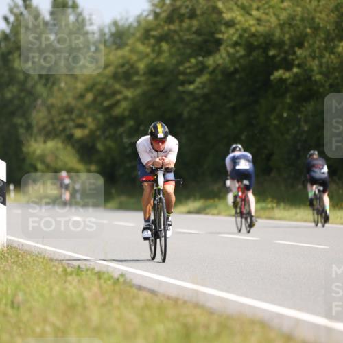 22.06.2025 - Viking Triathlon Yannick Fuchs http://msf.ph/oto/8091473 22.06.2025 11:10:52 Radfahren 329, 346, 637 meine-sportfotos.de
