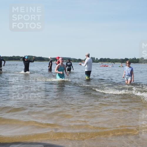 22.06.2025 - Viking Triathlon KatJ http://msf.ph/oto/8091493 22.06.2025 10:27:39 Schwimmen 1, 176, 198, 230, 272, 611 meine-sportfotos.de