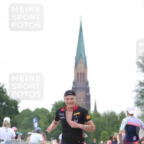 22.06.2025 - Viking Triathlon H.Heesch http://msf.ph/oto/8091508 22.06.2025 16:02:31 Laufen 102, 490 meine-sportfotos.de