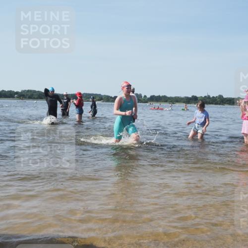 22.06.2025 - Viking Triathlon KatJ http://msf.ph/oto/8091514 22.06.2025 10:27:40 Schwimmen 1, 176, 198, 230, 272, 534, 611 meine-sportfotos.de