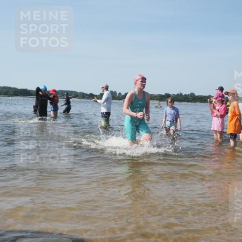22.06.2025 - Viking Triathlon KatJ http://msf.ph/oto/8091539 22.06.2025 10:27:41 Schwimmen 1, 176, 198, 230, 272, 534, 611 meine-sportfotos.de