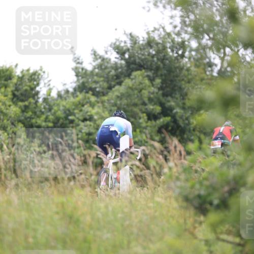 22.06.2025 - Viking Triathlon Yannick Fuchs http://msf.ph/oto/8091571 22.06.2025 13:28:38 Radfahren 26, 240, 640 meine-sportfotos.de