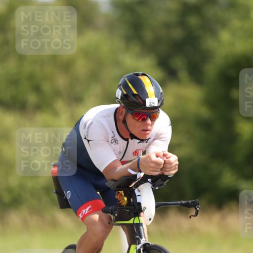 22.06.2025 - Viking Triathlon Yannick Fuchs http://msf.ph/oto/8091578 22.06.2025 11:10:55 Radfahren 329, 346, 637 meine-sportfotos.de