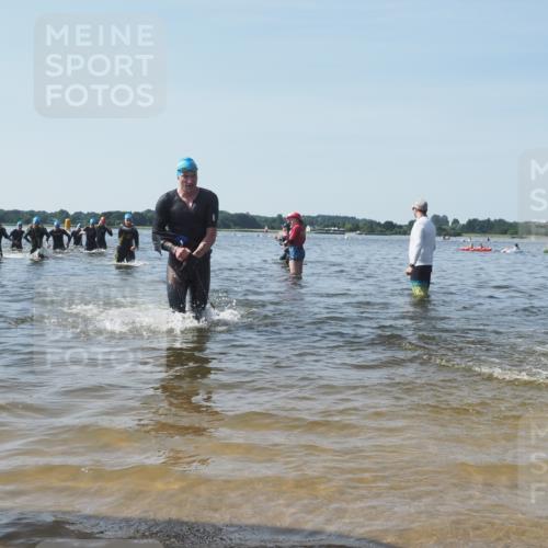 22.06.2025 - Viking Triathlon KatJ http://msf.ph/oto/8091609 22.06.2025 10:27:46 Schwimmen 1, 90, 176, 198, 230, 534, 616 meine-sportfotos.de