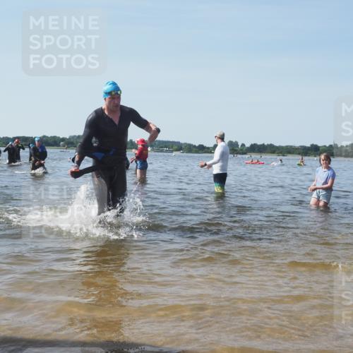22.06.2025 - Viking Triathlon KatJ http://msf.ph/oto/8091616 22.06.2025 10:27:47 Schwimmen 1, 90, 176, 198, 230, 289, 534, 616 meine-sportfotos.de