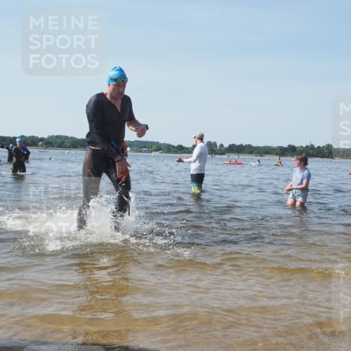 22.06.2025 - Viking Triathlon KatJ http://msf.ph/oto/8091644 22.06.2025 10:27:47 Schwimmen 1, 90, 176, 198, 230, 289, 534, 616 meine-sportfotos.de
