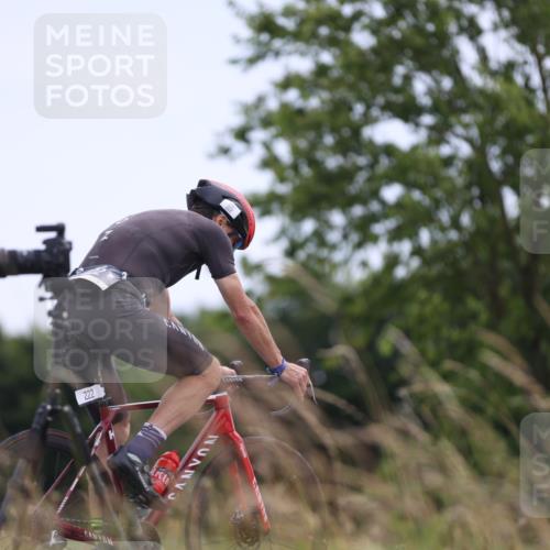 22.06.2025 - Viking Triathlon Yannick Fuchs http://msf.ph/oto/8091676 22.06.2025 13:29:09 Radfahren 48, 76, 222 meine-sportfotos.de