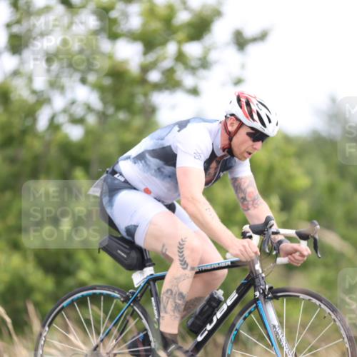 22.06.2025 - Viking Triathlon Yannick Fuchs http://msf.ph/oto/8091687 22.06.2025 13:29:13 Radfahren 48, 76, 222 meine-sportfotos.de
