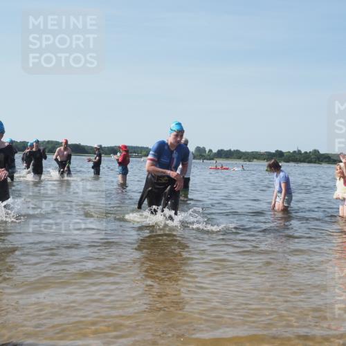 22.06.2025 - Viking Triathlon KatJ http://msf.ph/oto/8091704 22.06.2025 10:27:55 Schwimmen 14, 90, 178, 196, 198, 230, 289, 401, 534, 616 meine-sportfotos.de