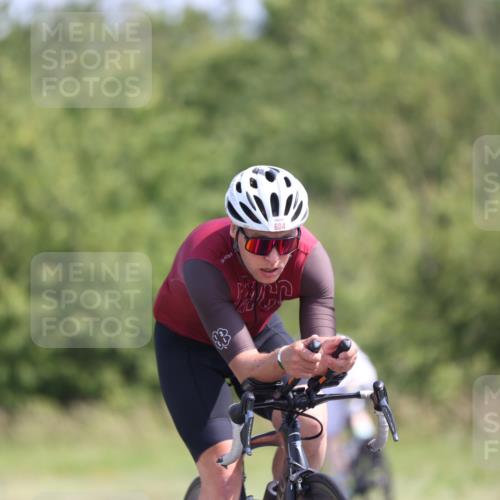 22.06.2025 - Viking Triathlon Yannick Fuchs http://msf.ph/oto/8091784 22.06.2025 11:11:47 Radfahren 3, 11, 33, 152, 347, 604 meine-sportfotos.de