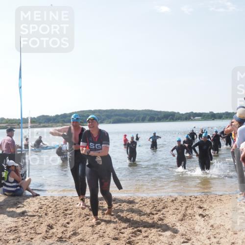 22.06.2025 - Viking Triathlon MichiJ http://msf.ph/oto/8091852 22.06.2025 10:38:55 Schwimmen 26, 40, 57, 135, 148, 181, 185, 210, 211, 315, 327, 336, 408, 416, 451 meine-sportfotos.de
