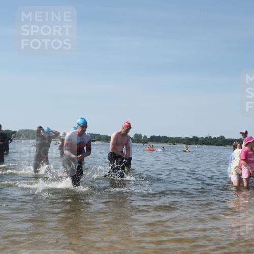 22.06.2025 - Viking Triathlon KatJ http://msf.ph/oto/8091867 22.06.2025 10:28:02 Schwimmen 14, 90, 178, 196, 289, 367, 401, 616 meine-sportfotos.de