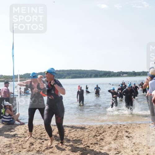 22.06.2025 - Viking Triathlon MichiJ http://msf.ph/oto/8091878 22.06.2025 10:38:56 Schwimmen 26, 40, 57, 135, 148, 181, 185, 210, 211, 327, 336, 408, 416, 451, 654 meine-sportfotos.de